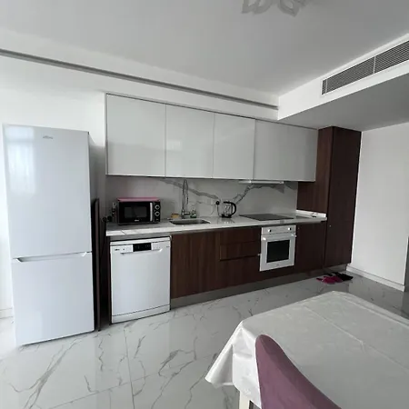 With Sea View In Grand Sapphire شقة